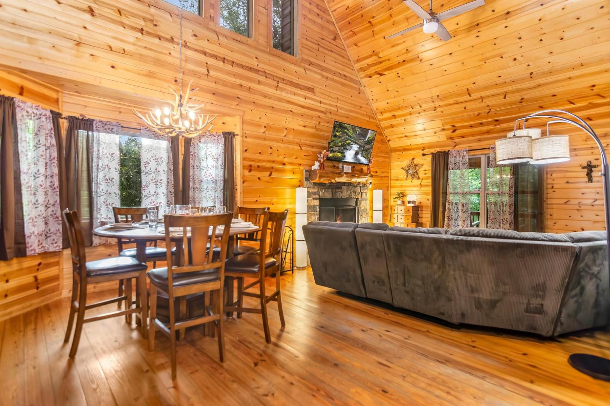 Amazing Creek View Cabin W/ Hot Tub, Firepit & Pool Table Ellijay Esterno foto