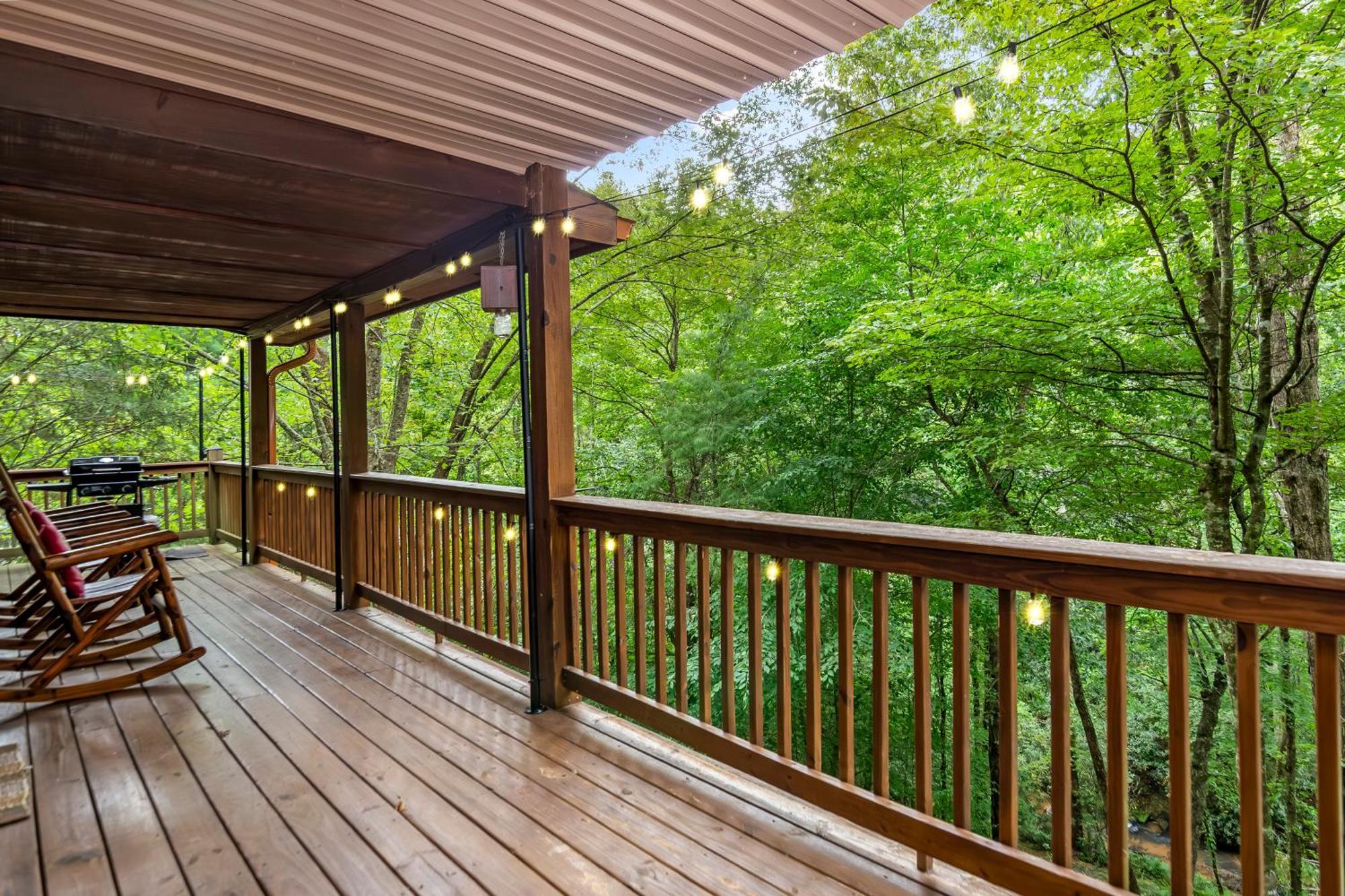 Amazing Creek View Cabin W/ Hot Tub, Firepit & Pool Table Ellijay Esterno foto