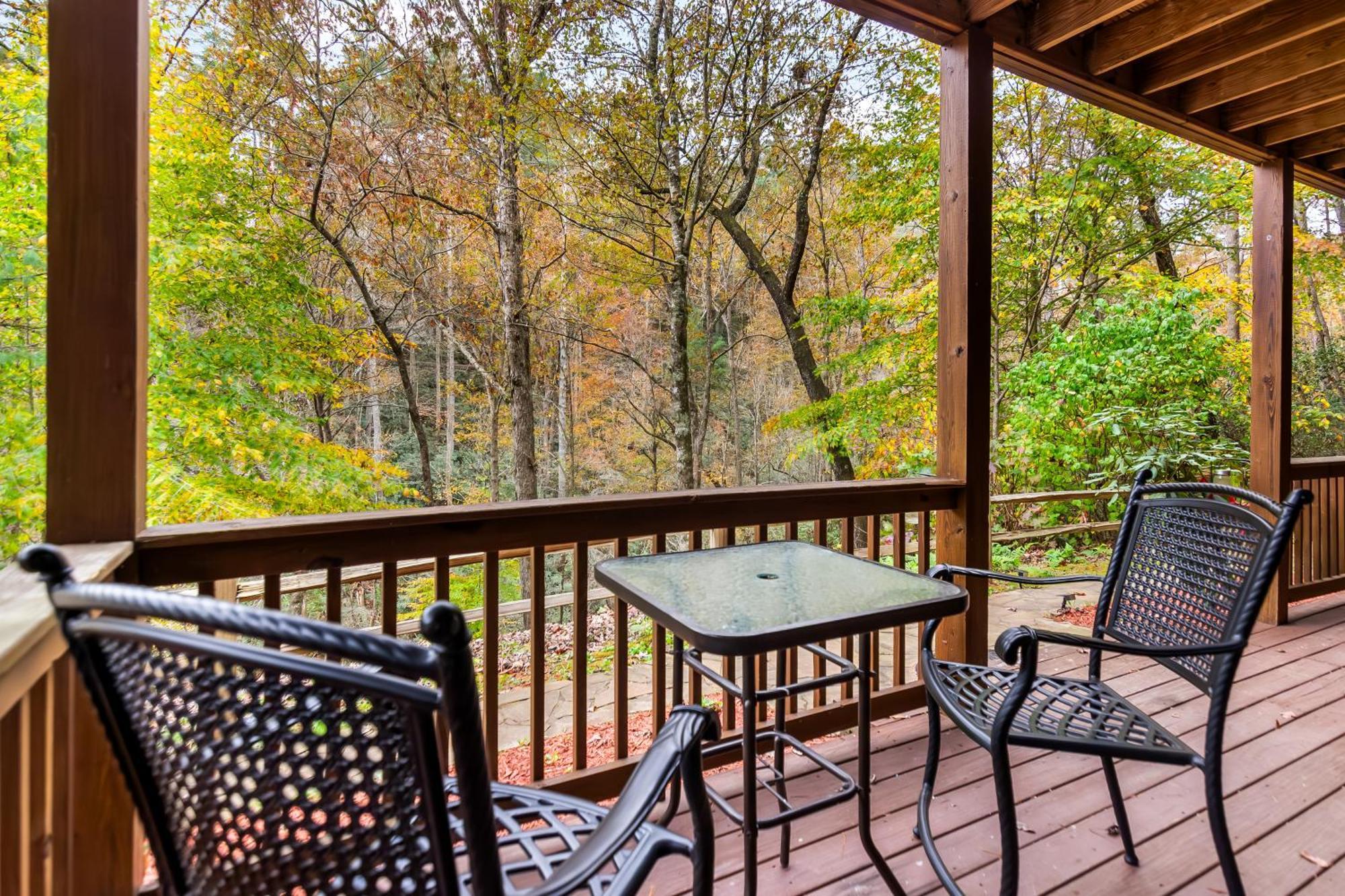 Amazing Creek View Cabin W/ Hot Tub, Firepit & Pool Table Ellijay Esterno foto